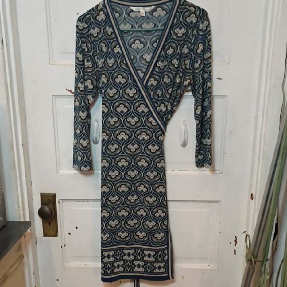 Max Studio Navy Blue and Cream Long Sleeve Wrap Dress